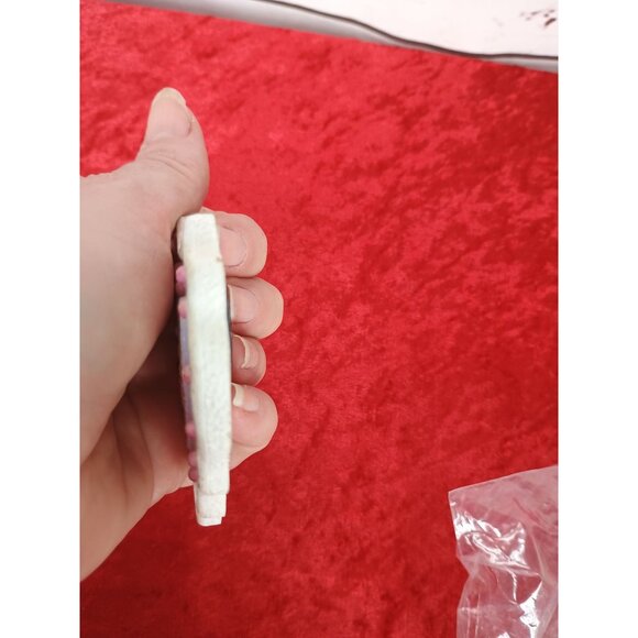 Vintage Heart-Shaped Floral Magnet With‎ Pink & Green Embellishments - Picture 4 of 5